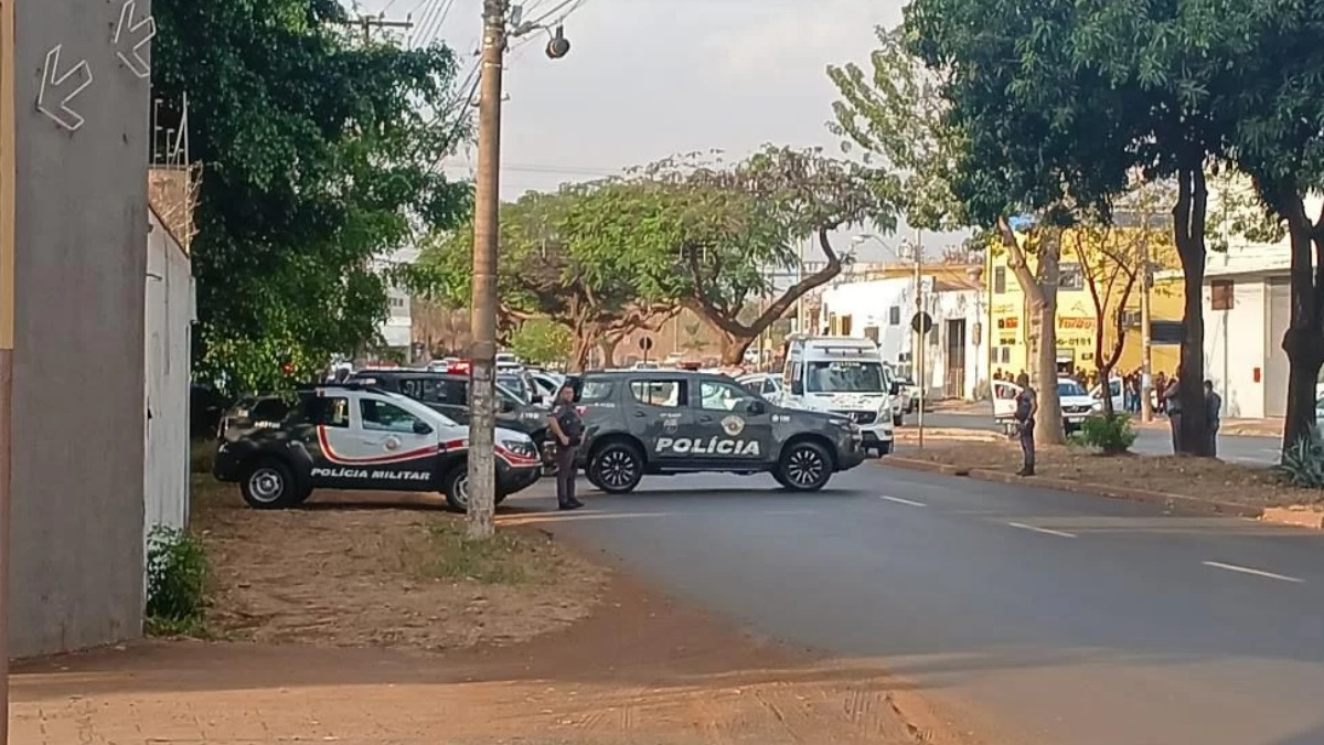 Criminosos são presos em Ribeirão Preto após tentativa de fuga com carro roubado