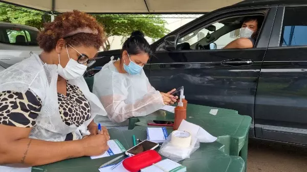Araraquara realiza plantão para vacinação de adultos no CEAR
