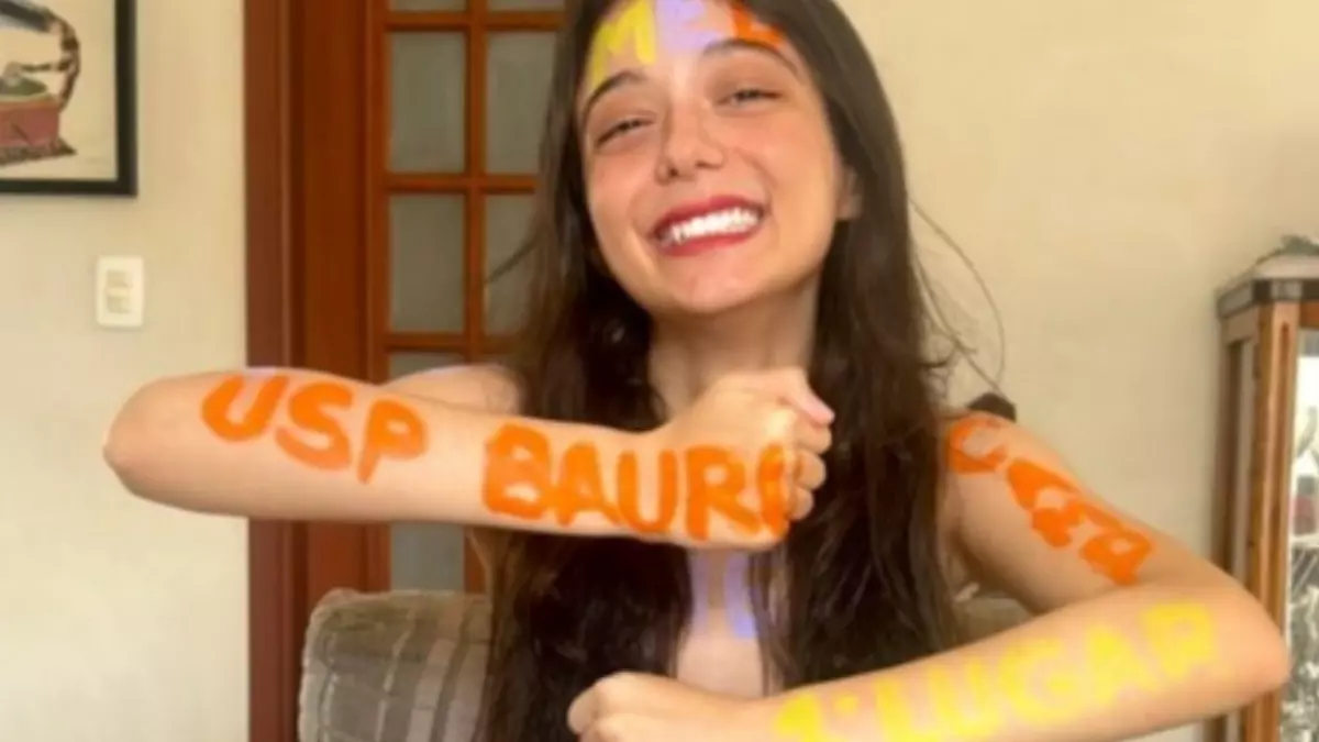 A estudante Gabriela Cornélio, aprovada em Medicina na Unicamp e em 1º lugar para o curso de Medicina da USP Bauru - Crédito: Divulgação