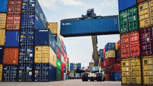 Problema de logística causa fila de mais de 100 navios para atracar no porto de Santos