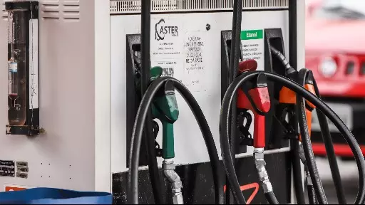 Gasolina continua subindo e fecha o mês de março em alta