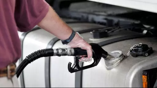 Diesel tem alta e fecha os primeiros dias do mês a R$ 7,08