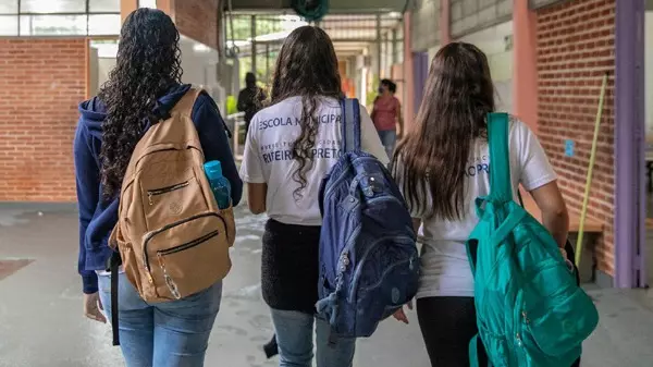 Aulas da Rede Municipal voltam 100% presenciais com mais qualidade e segurança