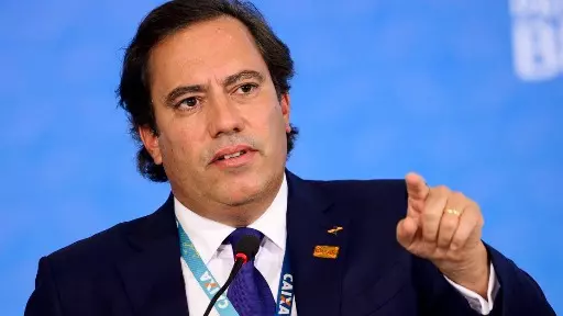 Pressionado, Pedro Guimarães oficializa saída da presidência da Caixa