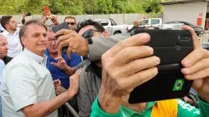 Bolsonaro evita dizer se aceitará eventual derrota nas eleições de outubro