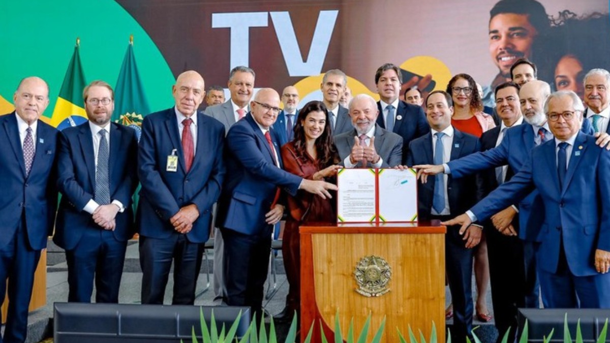Lula assina decreto que institui a TV 3.0 no Brasil
