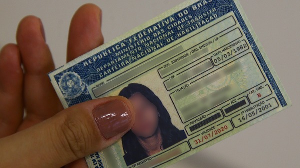 Você sabia que dívidas podem suspender sua carteira de motorista?