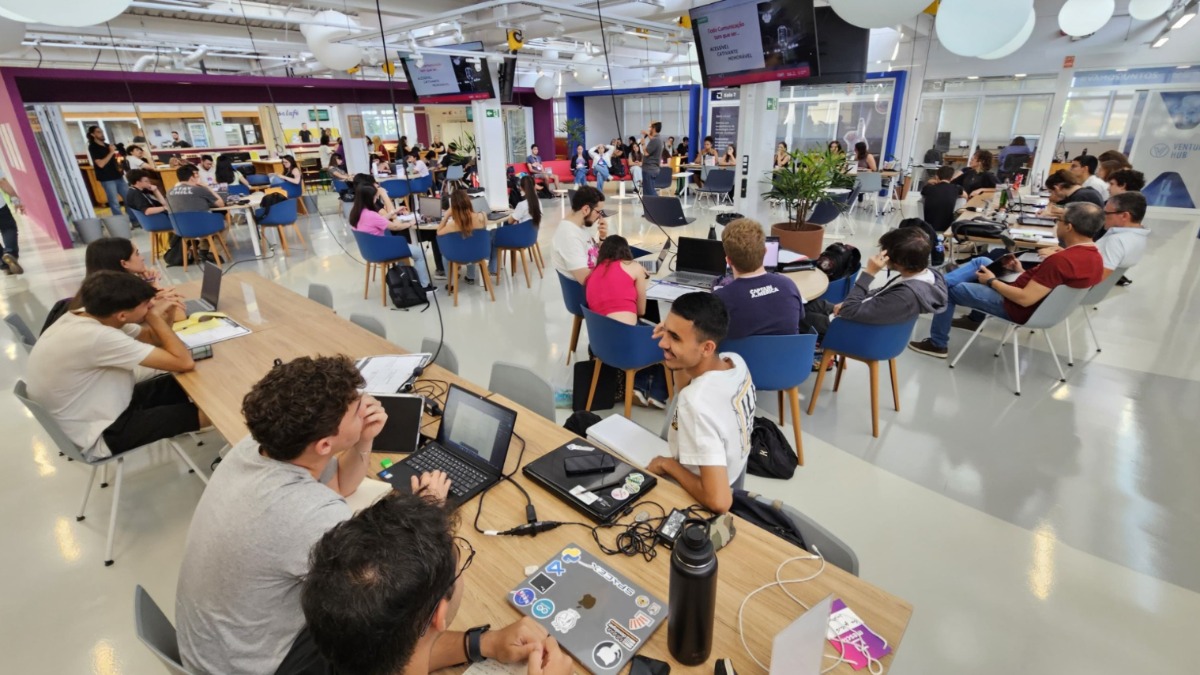 Equipes participaram de atividades e receberam orientações para aprimorar as ideias propostas  Crédito: Divulgação