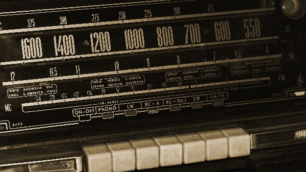 Rádio antigo - Foto: Pixabay