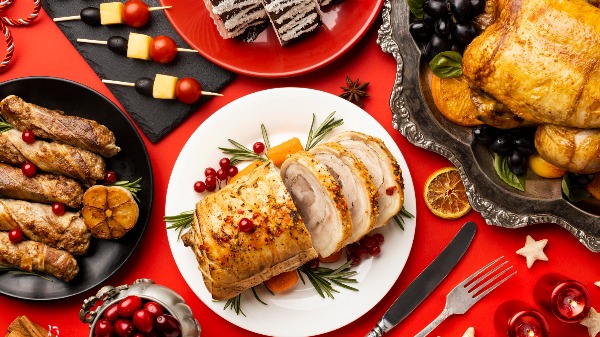 Com a data cada vez mais próxima, o Tudo EP separou dicas de cardápio bom, bonito e barato (Foto: Reprodução/Freepik) - Foto: Divulgação