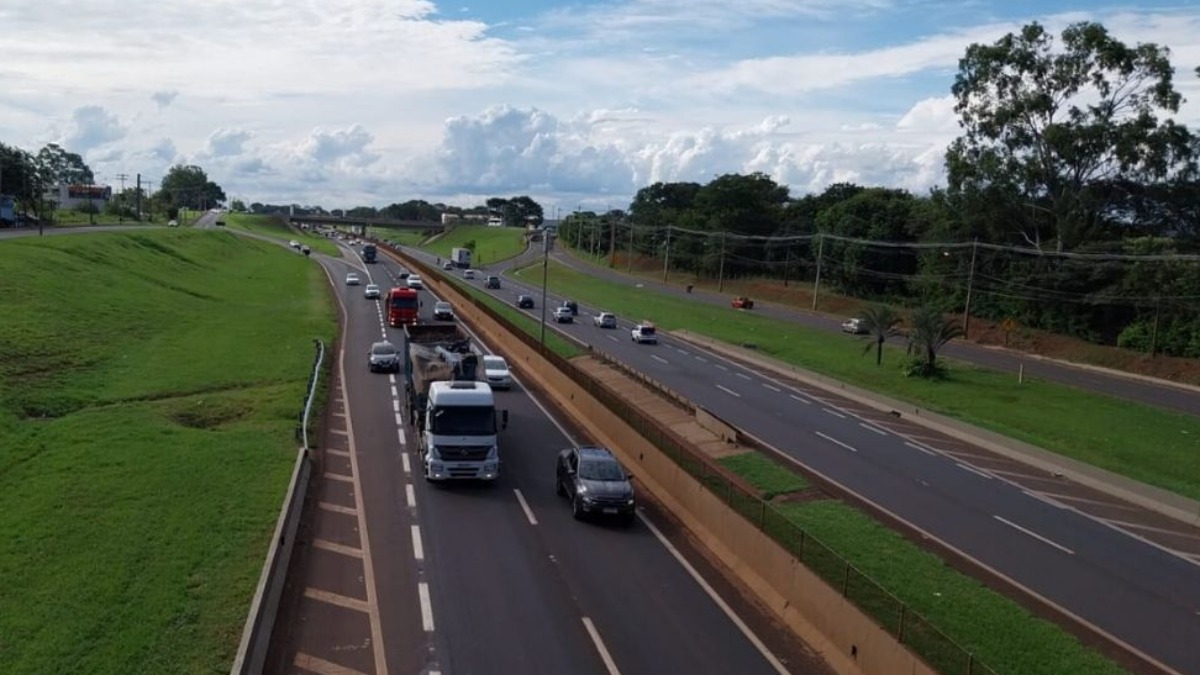 Mais de 350 mil veículos devem passar por rodovias da região de Ribeirão Preto durante o feriado