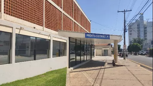 Comerciante reage a assalto e leva tiro na mão em São Carlos