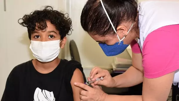 Vacinação infantil contra covid retoma na segunda-feira (14)