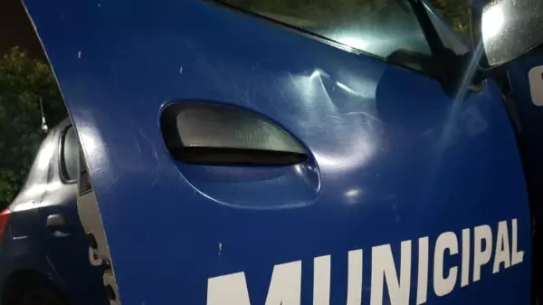 GM detém homem que vandalizou prédio do Fórum Criminal de São Carlos
