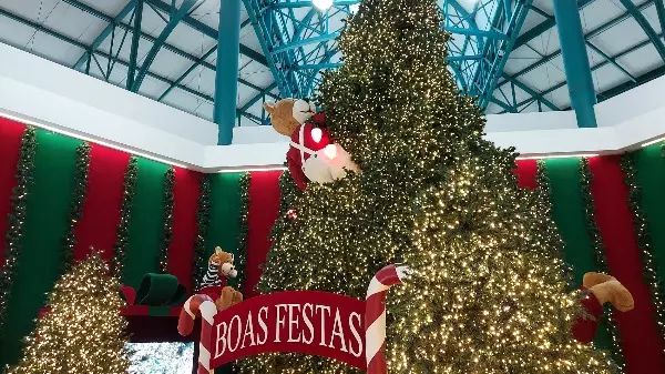 Papai Noel chega ao shopping Iguatemi de São Carlos