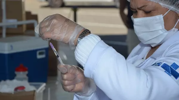 Confira onde se vacinar contra a Covid e gripe em São Carlos nesta semana