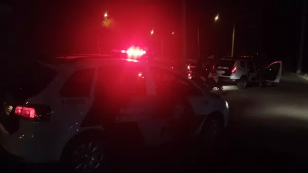 Homem é detido por vigilantes furtando vasos de orquídeas em São Carlos