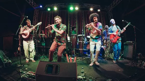 Sesi São Carlos tem show gratuito nesta sexta