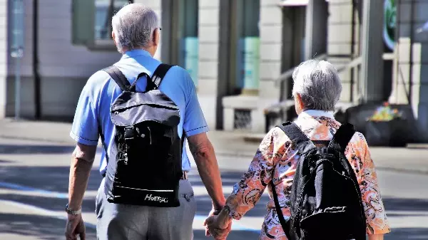 "Os novos longevos": público 60+ ganha destaque na publicidade