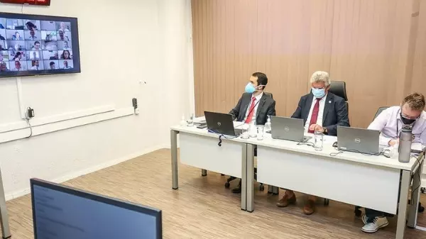Câmara de Campinas vota projeto que prorroga vencimento de alvarás