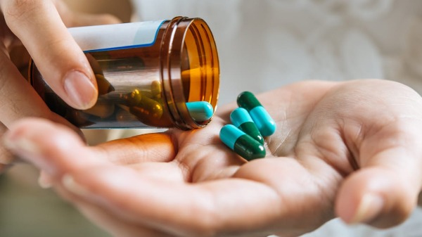 Falta de orientação especializada pode ser risco para quem busca suplementação