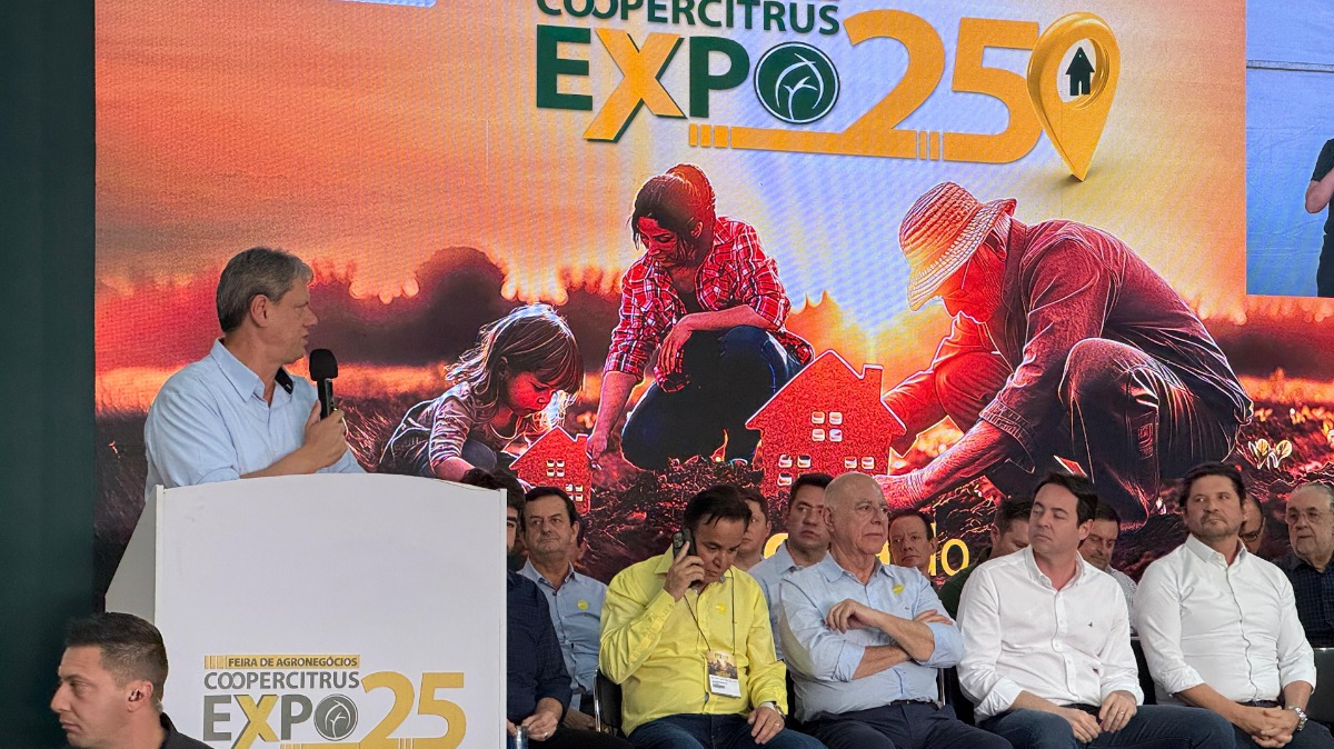 Tarcísio de Freitas fala sobre "tarifaço" de Trump em Bebedouro