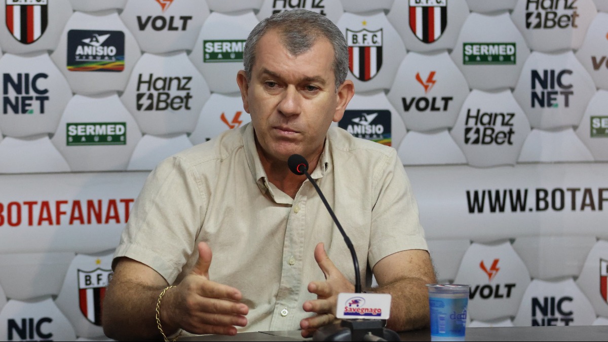 Cláudio Tencati é apresentado no Botafogo e projeta temporada com metas mais ambiciosas Cláudio Tencati é apresentado no Botafogo e projeta temporada com metas mais ambiciosas