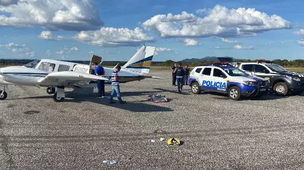 Avião que decolou de Jaboticabal é interceptado com 220 quilos de cocaína