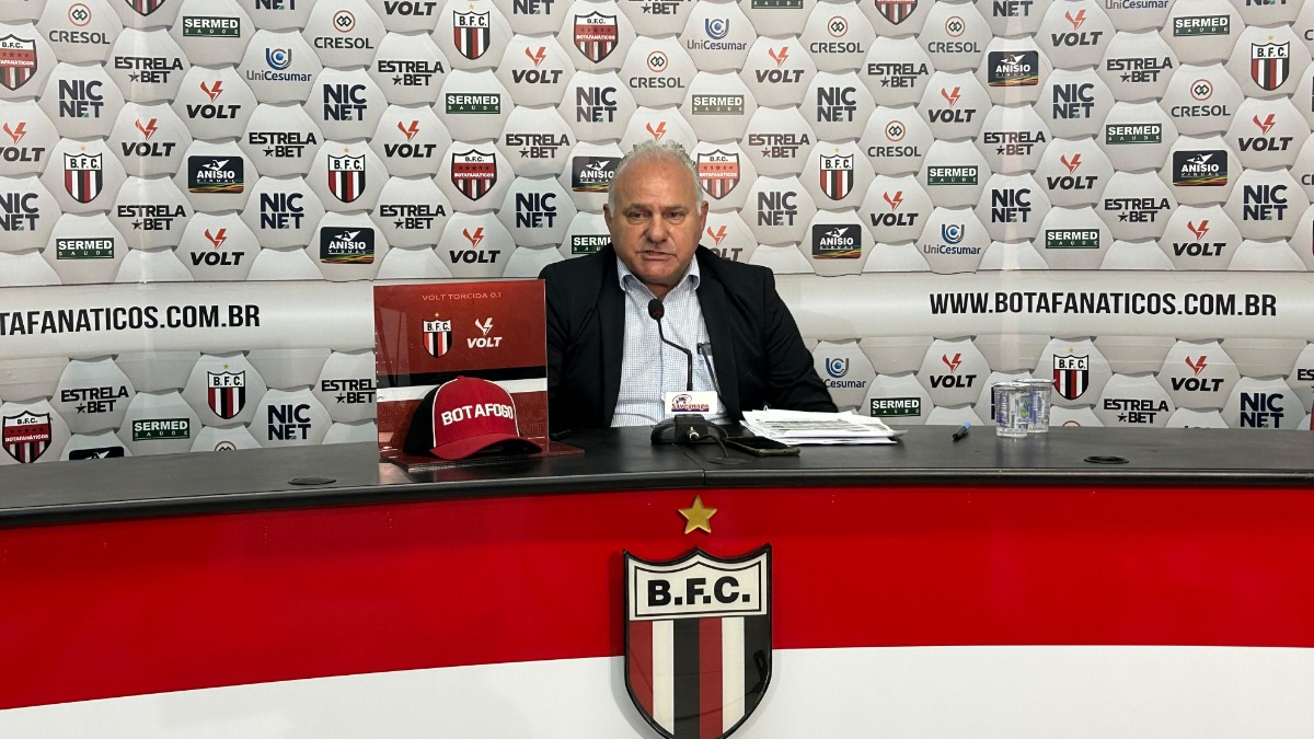 Toninho Cecílio se diz satisfeito com atuação do Botafogo-SP no mercado e cobra reação consistente
