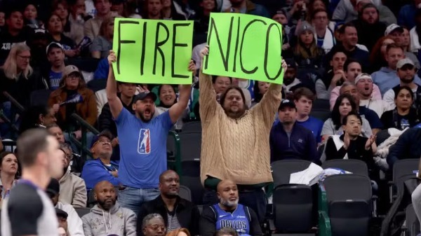 Torcedores do Mavericks pedem demissão de Nico Harrison - Foto: Reprodução
