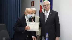 Tourinho Filho recebe título de professor emérito em Araraquara