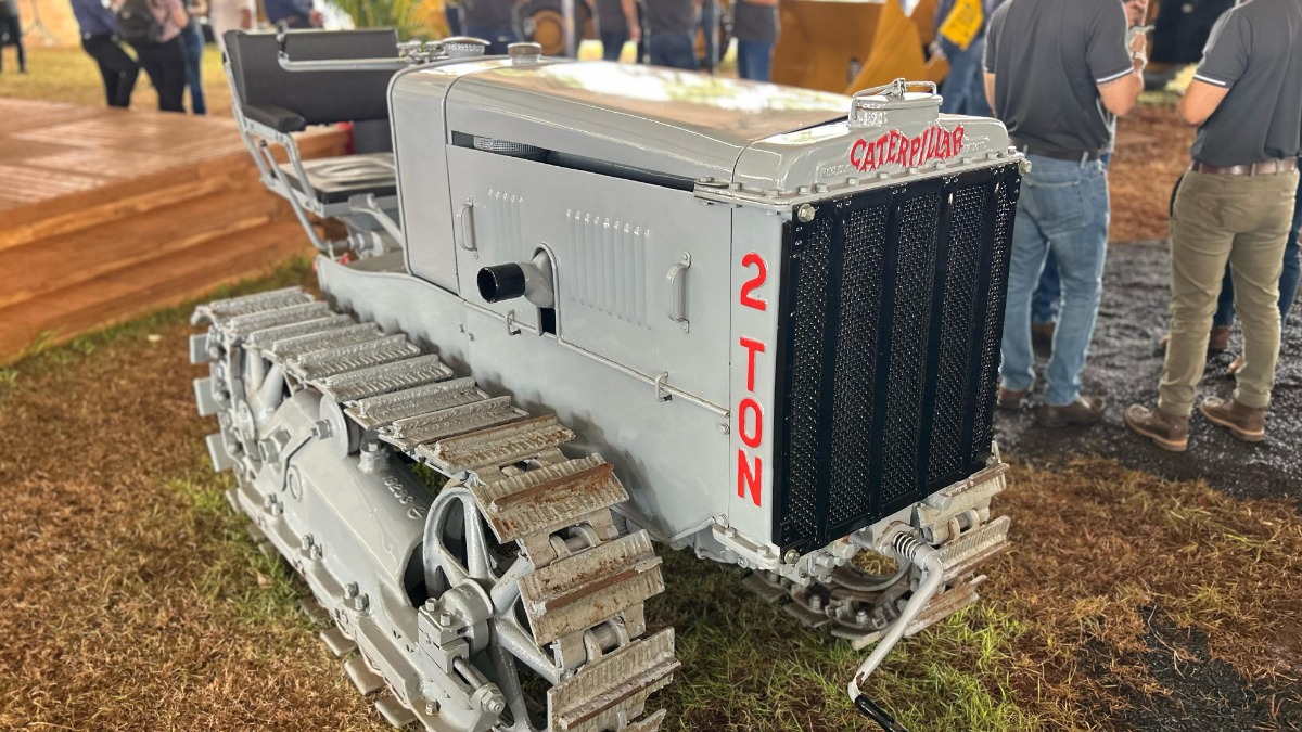 Máquinas de última geração são o foco da Agrishow, mas a feira também traz a historia do agro