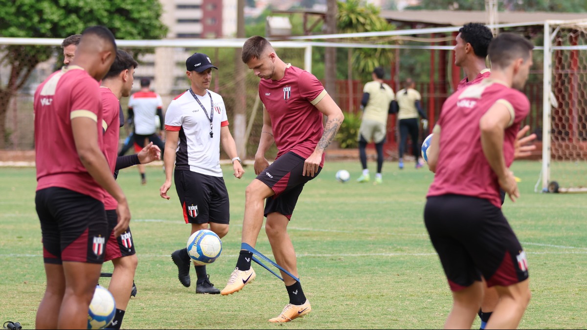 Botafogo tem confronto direto para fugir do rebaixamento contra o Ituano nesta quarta-feira (23)