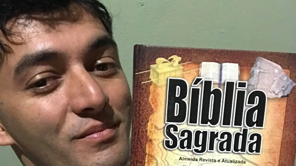 Uma das charges publicadas por Leandro Guerreiro teria conteúdo de intolerância religiosa. - Foto: Reprodução/Redes sociais