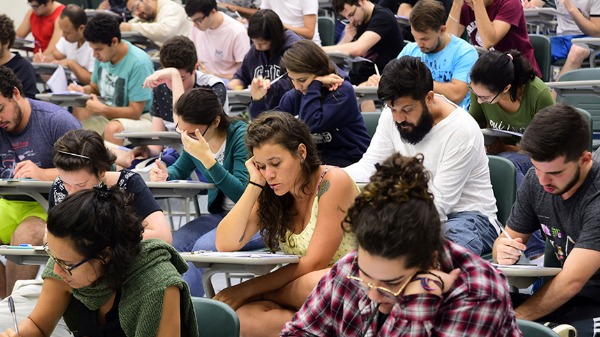 Prazo para pedir isenção da taxa termina nesta sexta-feira (Foto: Antonio Scarpinetti/Unicamp) - Foto: Antonio Scarpinetti Prazo para pedir isenção da taxa termina nesta sexta-feira (Foto: Antonio Scarpinetti/Unicamp) - Foto: Antonio Scarpinetti