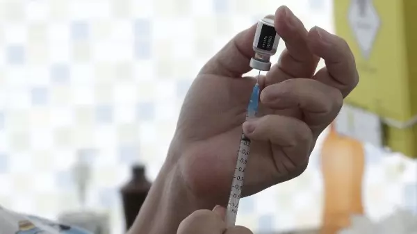 Ribeirão: Vacinas contra covid e gripe estão disponíveis sem agendamento