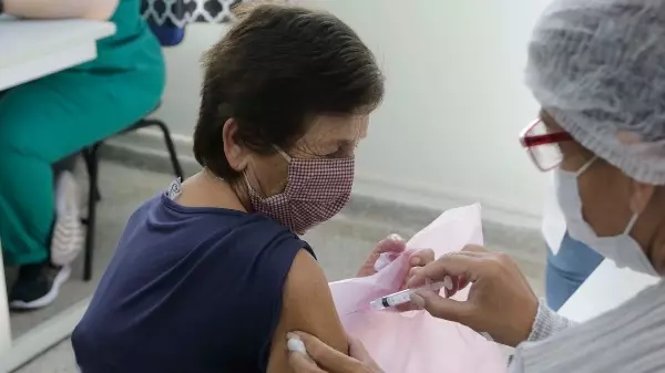 Veja onde se vacinar contra Covid e Influenza neste sábado (9)