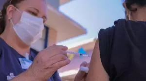 São Carlos segue com vacinação contra Covid e gripe; veja locais
