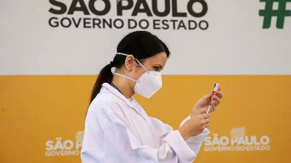 Covid-19: Fiocruz alerta para estagnação na cobertura vacinal