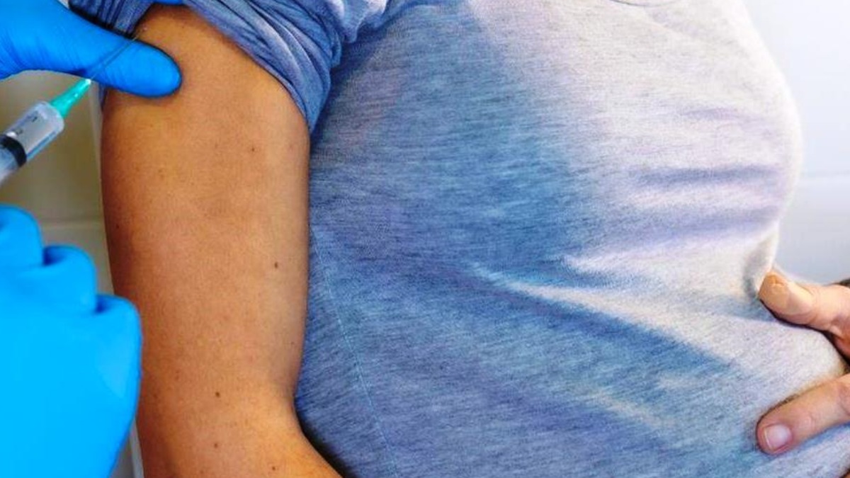 Ribeirão Preto inicia vacinação de gestantes contra vírus respiratório que afeta bebês