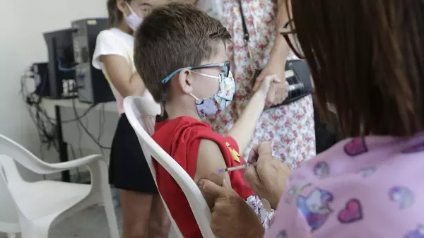 Amparo e Pedreira têm vacinação infantil neste sábado