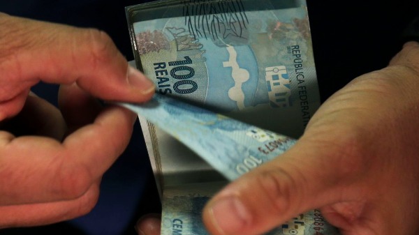 Quais rumos devem tomar a economia brasileira para amenizar os reflexos da volatilidade dos EUA?
