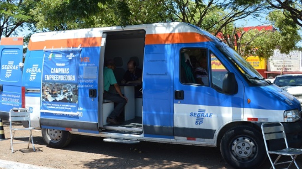 Em unidade itinerante, Sebrae-SP realiza ação com dicas e orientações para MEIs