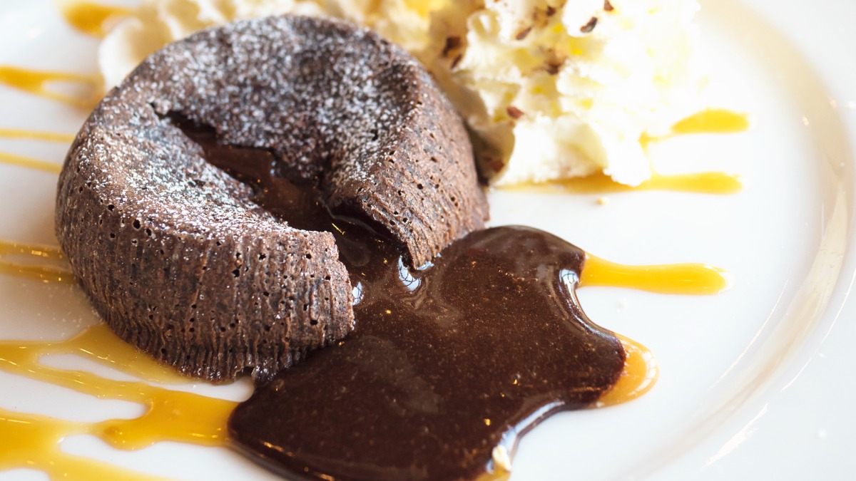 Receita de Jantar: veja como fazer bolo de chocolate para a