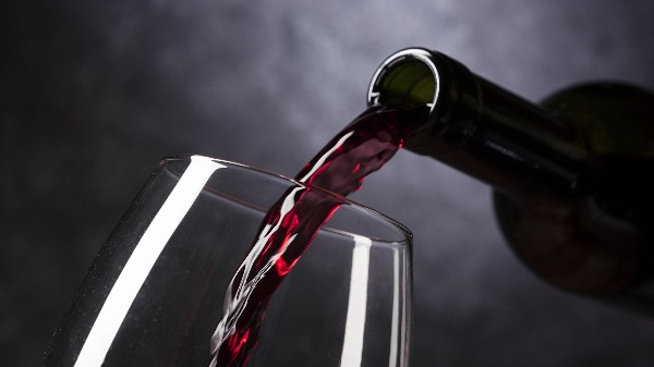 Dicas de degustação para iniciantes: como apreciar um bom vinho