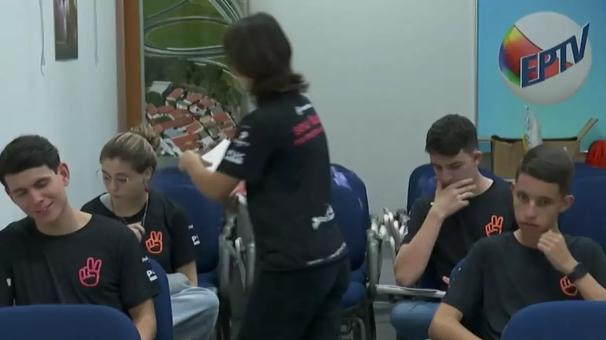 Estudantes fazem a segunda fase do Virando Bixo 2024 (Foto: Reprodução/EPTV)