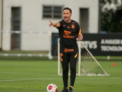 No futebol brasileiro, os treinadores estrangeiros vão e vem