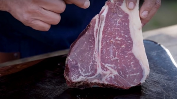 Ficar sem comer carne vermelha pode ser prejudicial à saúde?