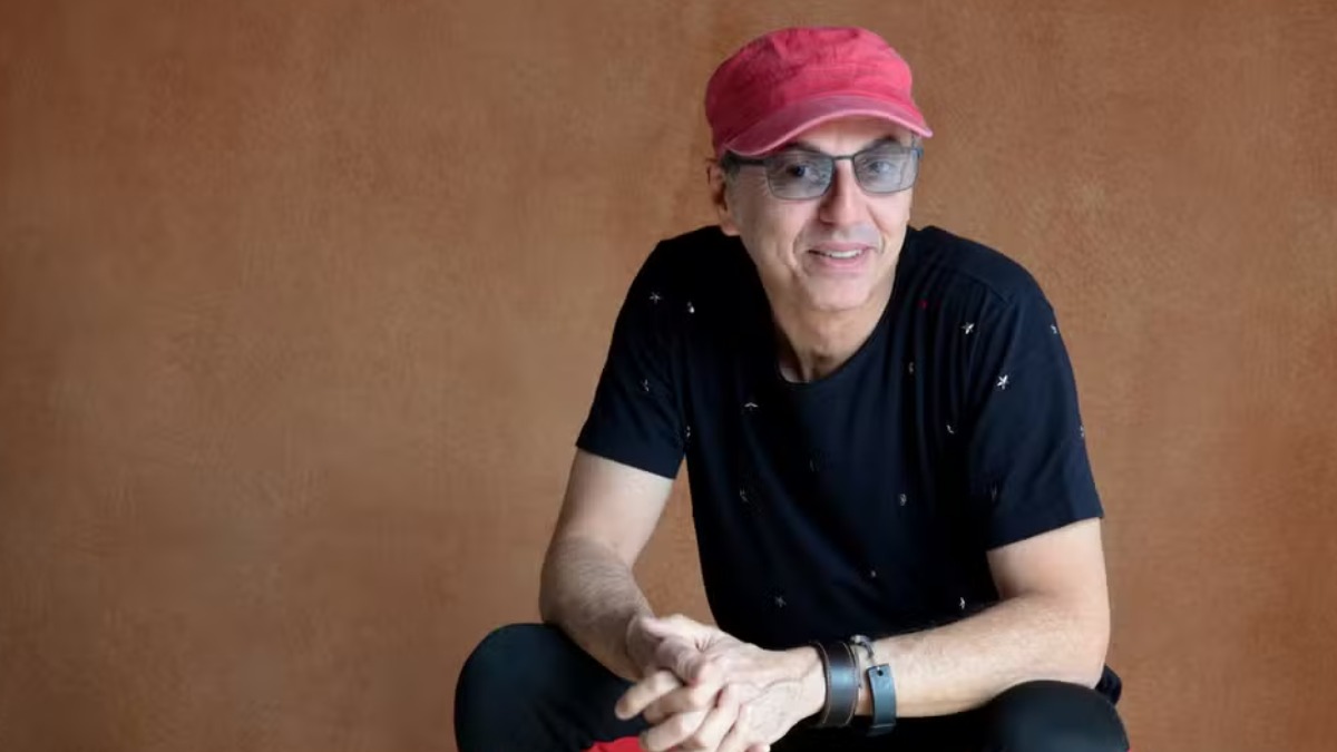 Em show intimista, Zeca Baleiro se apresenta em Ribeirão Preto